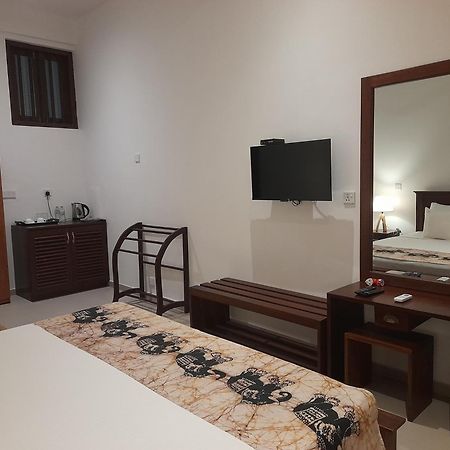 Hotel Tranquil Hikkaduwa Esterno foto