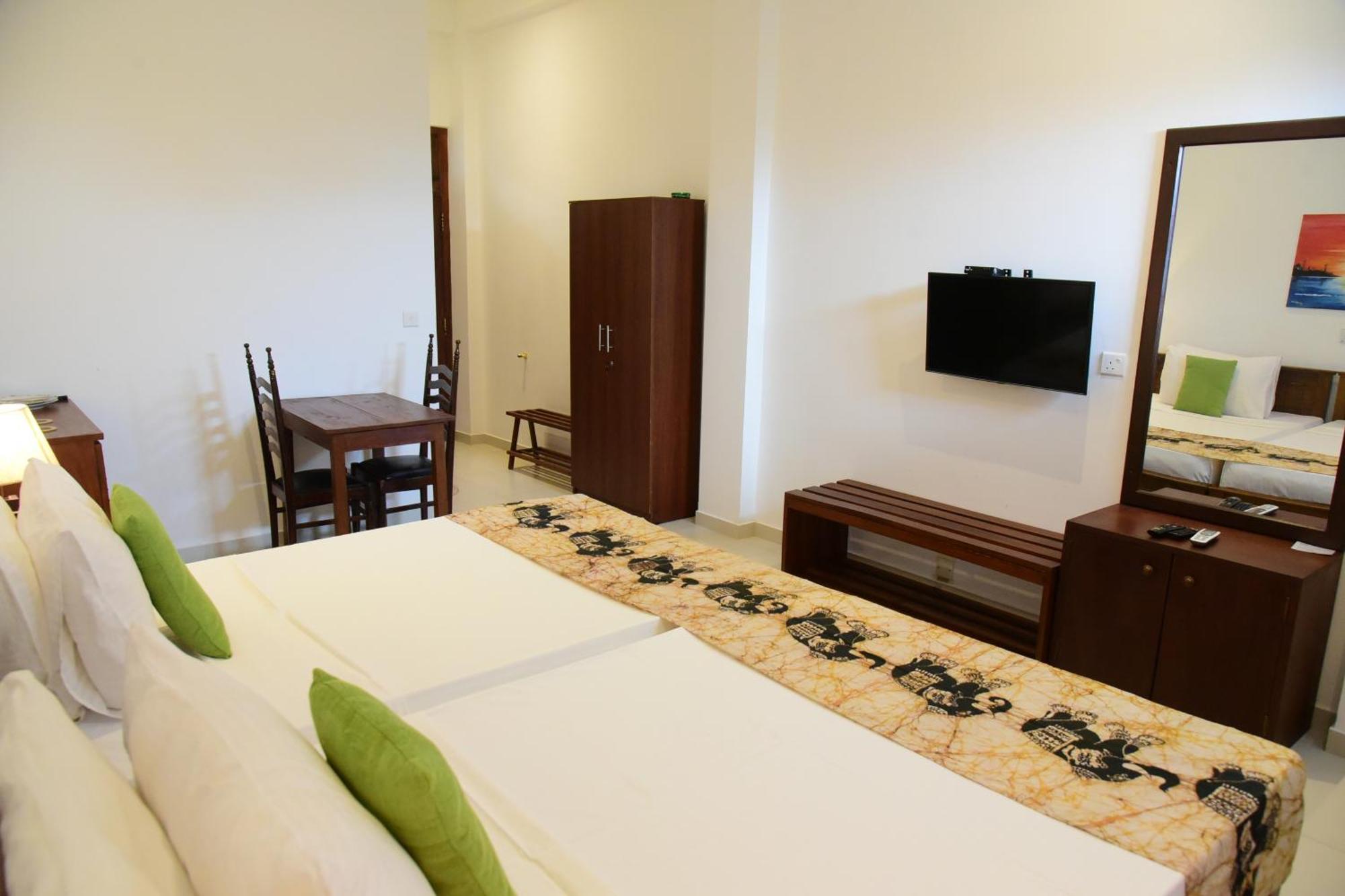 Hotel Tranquil Hikkaduwa Esterno foto